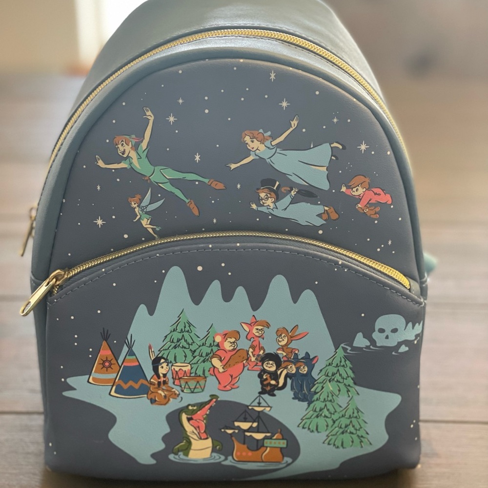 Loungefly Peterpan mini backpack